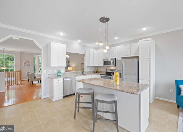 Property at 3804 Addison Woods Rd, Frederick, MD 21704, 4 beds, 3 baths