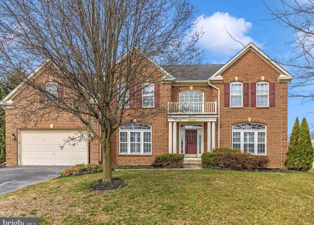 Property at 19345 Paradise Manor Dr, Hagerstown, MD 21742, 4 beds, 3.5 baths