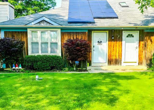 Property at 12 Franklin Pl, Voorhees, NJ 08043, 2 beds, 2 baths