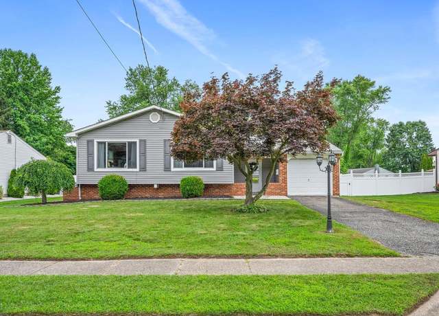 Property at 18 Forrest Dr, Turnersville, NJ 08012, 4 beds, 2.5 baths