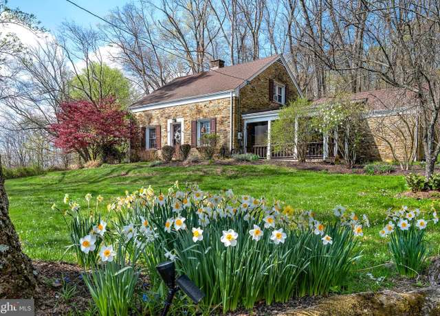 Property at 223 Lambertville Hqts Rd, Stockton, NJ 08559, 2 beds, 1 bath