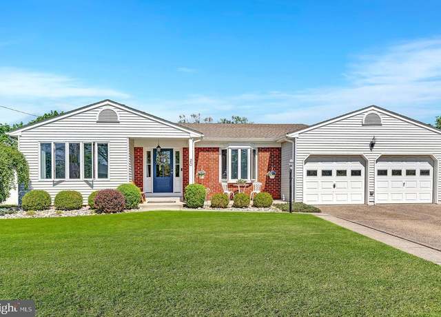 Property at 20 Wolfpack Rd, Hamilton, NJ 08619, 3 beds, 2.5 baths