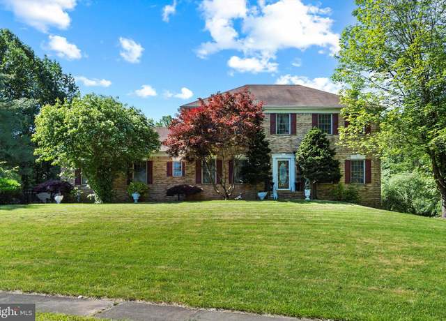Property at 8 Barc Ln, Millstone Township, NJ 08535, 4 beds, 2.5 baths