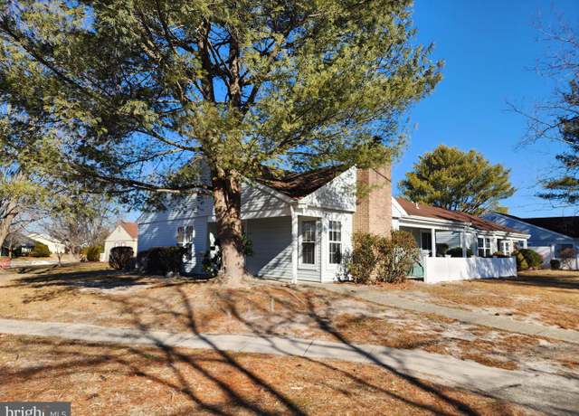 Property at 914-A Liverpool Cir, Manchester Township, NJ 08759, 2 beds, 2 baths