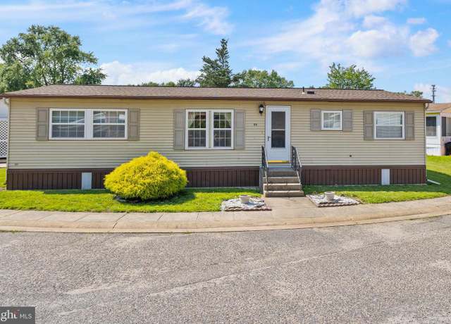 Property at 115 Douglas Dr, Jackson, NJ 08527, 3 beds, 2 baths