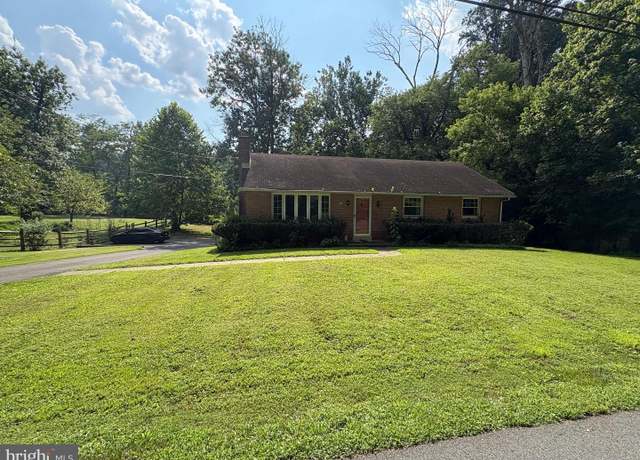 Property at 3102 River Rd, Reading, PA 19605, 4 beds, 1 bath