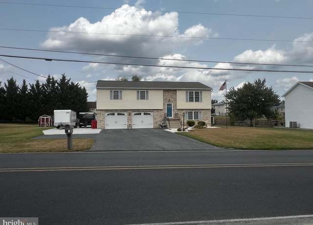 Property at 918 Sollenberger Rd, Chambersburg, PA 17202, 3 beds, 2.5 baths