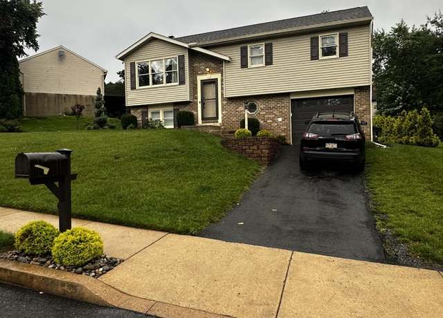 Property at 20 Rosewood Dr, Lancaster, PA 17603, 3 beds, 2 baths