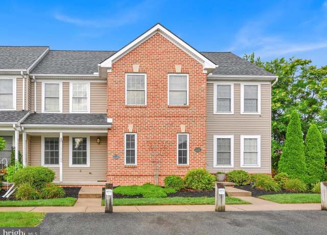 Property at 4015 Bradford Cir, Mount Joy, PA 17552, 3 beds, 1.5 baths