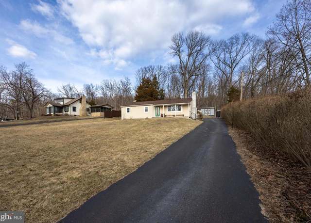Property at 48 Cedar Rd, Schwenksville, PA 19473, 3 beds, 2 baths