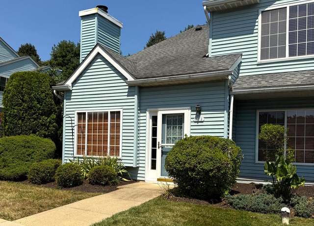 Property at 329 Pondview Dr, Harleysville, PA 19438, 2 beds, 1.5 baths