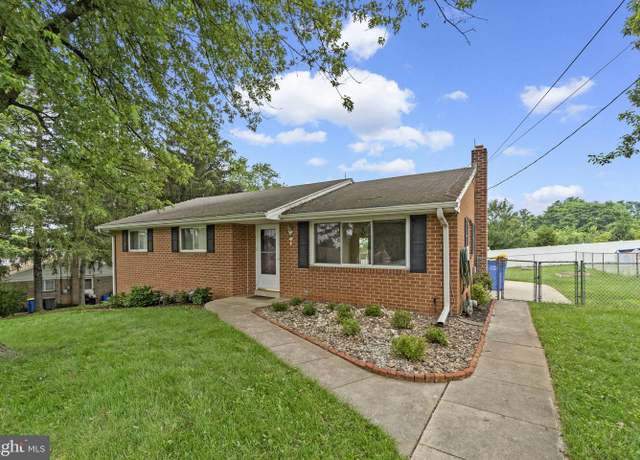 Property at 7 Jonathan Way, Red Lion, PA 17356, 3 beds, 2 baths
