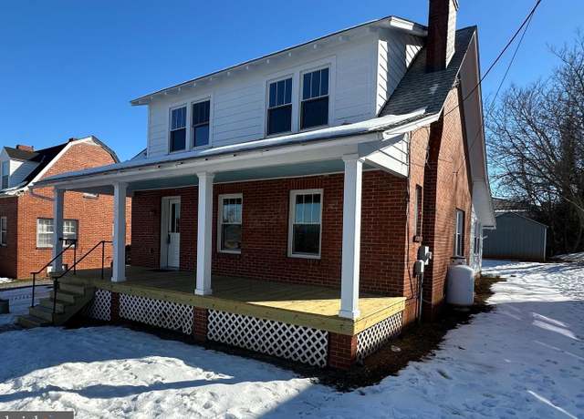 Property at 114 W Washington St, Orange, VA 22960, 4 beds, 2 baths