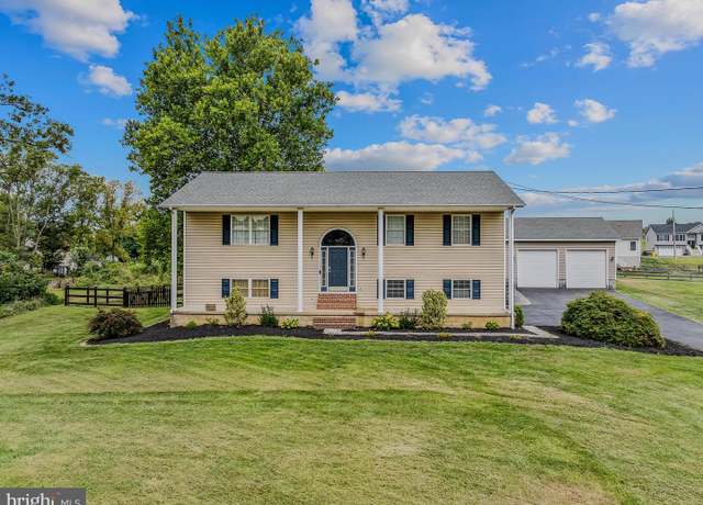 Property at 175 Willis Dr, Bunker Hill, WV 25413, 3 beds, 2.5 baths