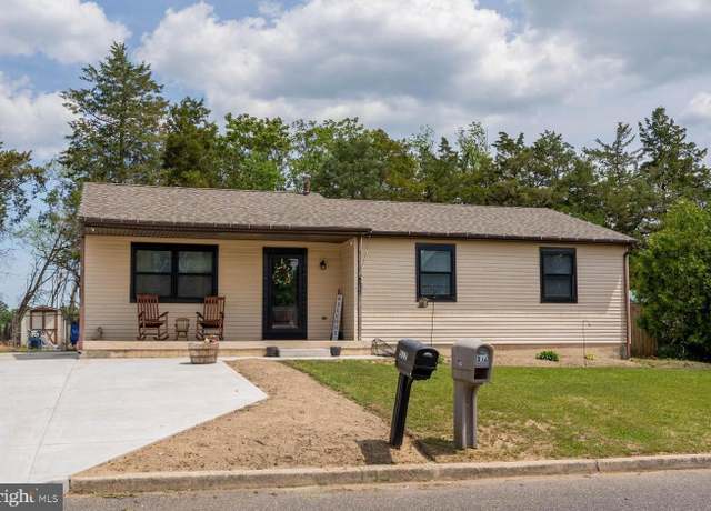 Property at 517 Martinelli Ave, Minotola, NJ 08341, 3 beds, 1.5 baths