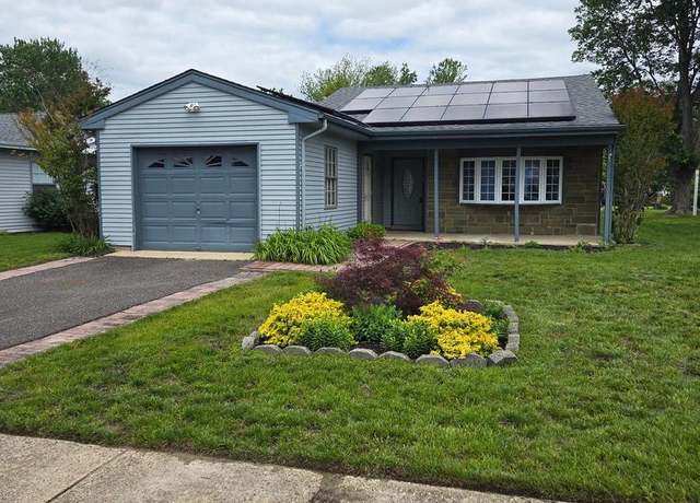 Property at 4 Thornbury Pl, Southampton, NJ 08088, 2 beds, 1.5 baths