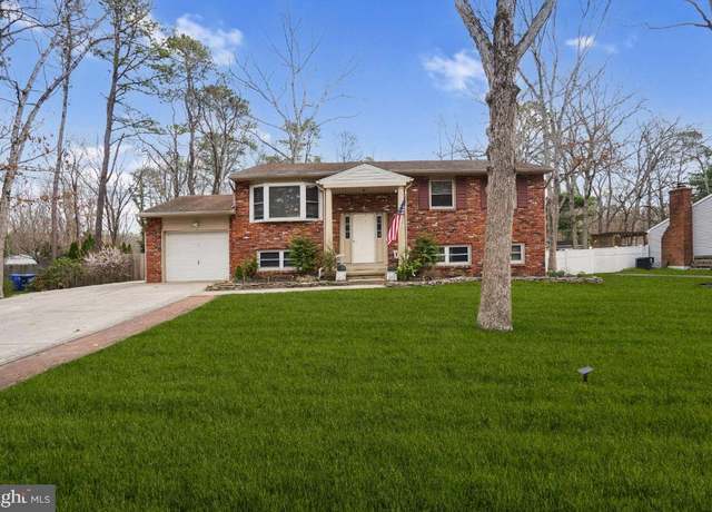 Property at 7 Lilac Ln, Medford, NJ 08055, 5 beds, 2.5 baths