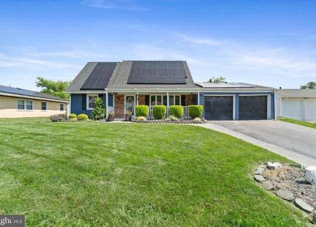 Property at 31 Gallaway Ln, Willingboro, NJ 08046, 4 beds, 2 baths