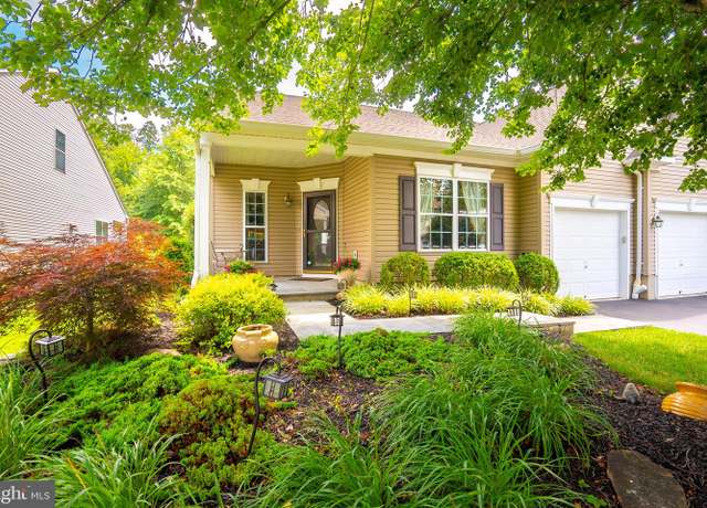 Property at 32 Buckingham Dr, Pennington, NJ 08534, 4 beds, 3.5 baths