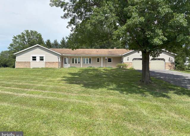 Property at 26 Foxanna Dr, Carlisle, PA 17015, 3 beds, 2.5 baths