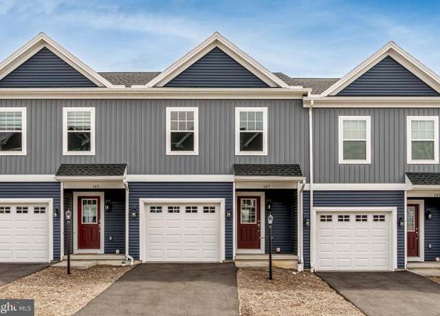 Property at 147 Highpoint Park Dr, Pleasant Gap, PA 16823, 3 beds, 2.5 baths