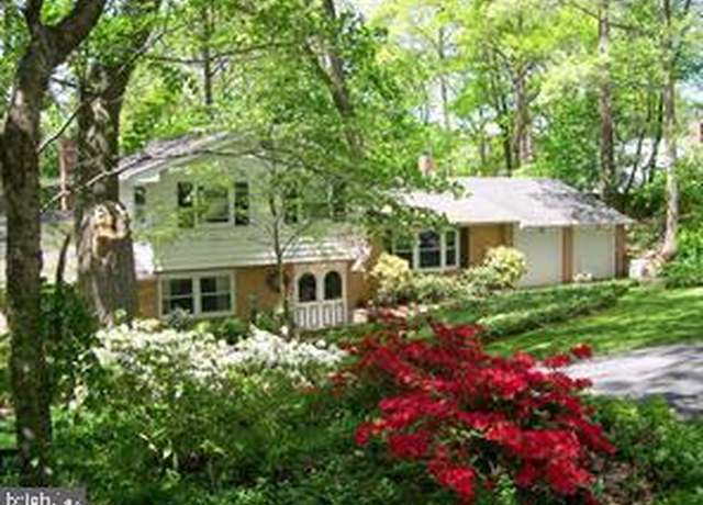 Property at 2370 Henbird Ln, Lancaster, PA 17601, 4 beds, 2 baths