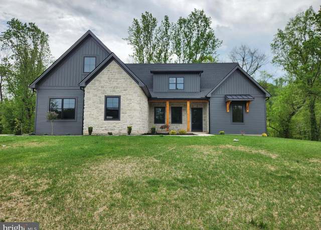 Property at 413 Willow Oak Dr, Lewisberry, PA 17339, 4 beds, 2.5 baths