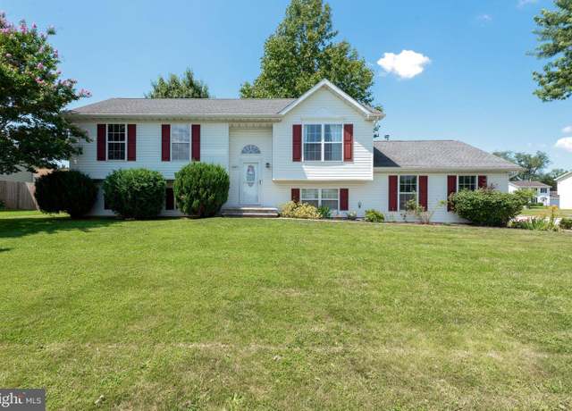 Property at 1670 Beech Ln, Hanover, PA 17331, 4 beds, 3 baths