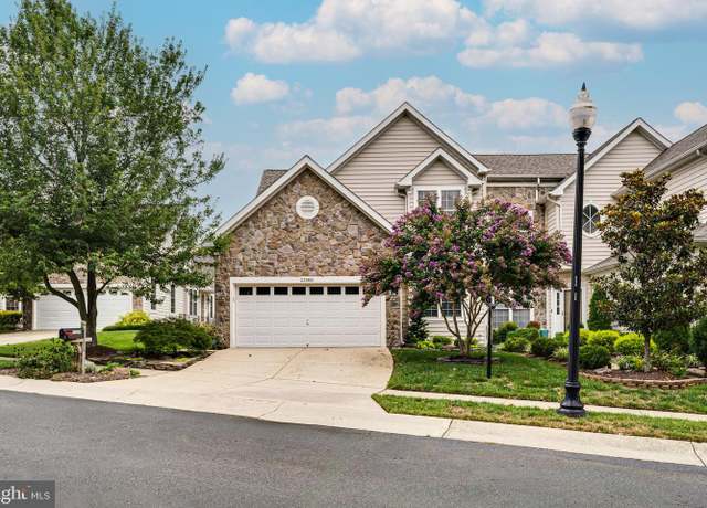 Property at 25585 Creek Run Ter, Chantilly, VA 20152, 3 beds, 3.5 baths