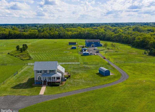 Property at 11801 Parkgate Dr, Nokesville, VA 20181, 4 beds, 4.5 baths