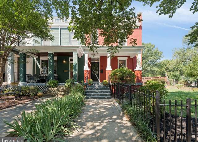 Property at 701 Kentucky Ave SE, Washington, DC 20003, 4 beds, 3.5 baths