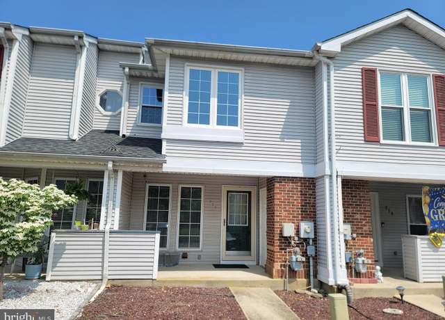 Property at 220 Lake Arrowhead Cir, Bear, DE 19701, 3 beds, 1.5 baths