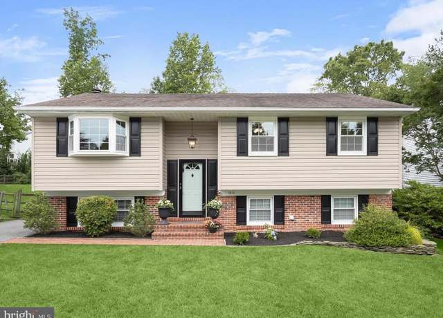 Property at 1811 Westchester Ave, Catonsville, MD 21228, 3 beds, 2.5 baths