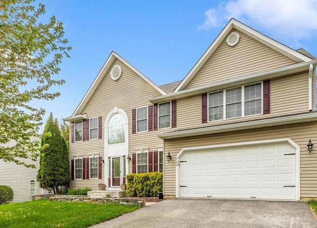 Property at 704 Bridlewreath Way, Mount Airy, MD 21771, 5 beds, 2.5 baths