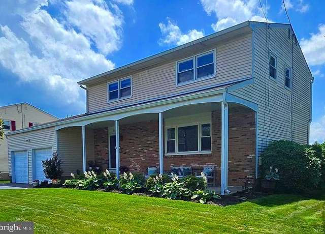 Property at 8 Oaken Ln, Hamilton Township, NJ 08619, 4 beds, 2.5 baths