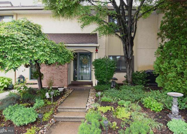 Property at 11 Pine Woods Ct, Reading, PA 19607, 3 beds, 2.5 baths