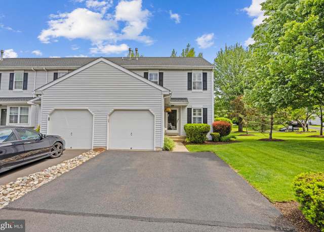 Property at 2400 Dogleg Dr, Warrington, PA 18976, 3 beds, 2.5 baths