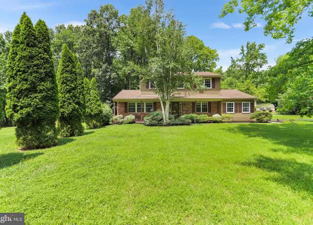 Property at 3827 Sharon Dr, Garnet Valley, PA 19060, 4 beds, 2.5 baths