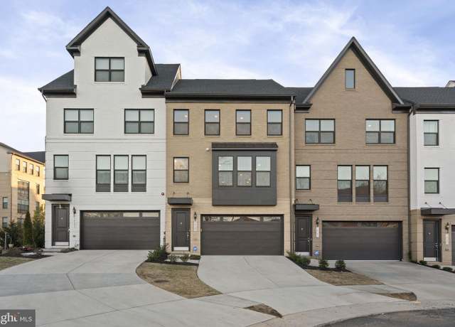 Property at 14303 Yesler Ave, Chantilly, VA 20151, 3 beds, 3.5 baths
