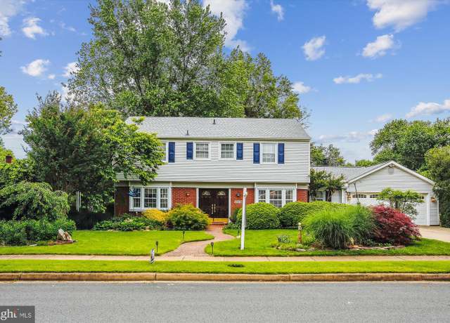 Property at 4129 Meadow Hill Ln, Fairfax, VA 22033, 4 beds, 2.5 baths