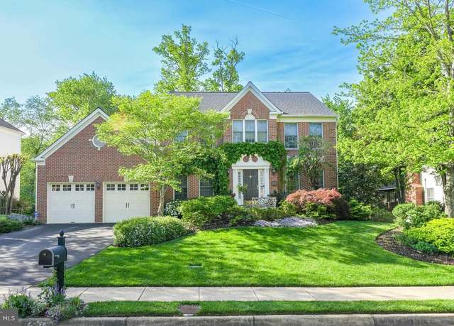 Property at 13757 Laurel Rock Dr, Clifton, VA 20124, 5 beds, 3.5 baths
