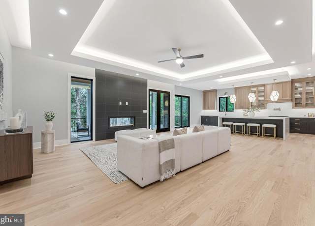 Property at 1052 Balls Hill Rd, Mclean, VA 22101, 6 beds, 7 baths
