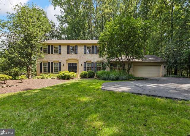Property at 2929 Leefield Dr, Oak Hill, VA 20171, 4 beds, 2.5 baths