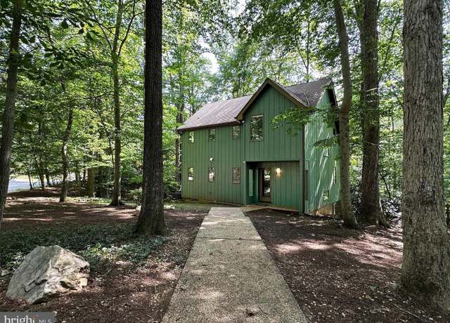 Property at 6303 Occoquan Forest Dr, Manassas, VA 20112, 5 beds, 2.5 baths