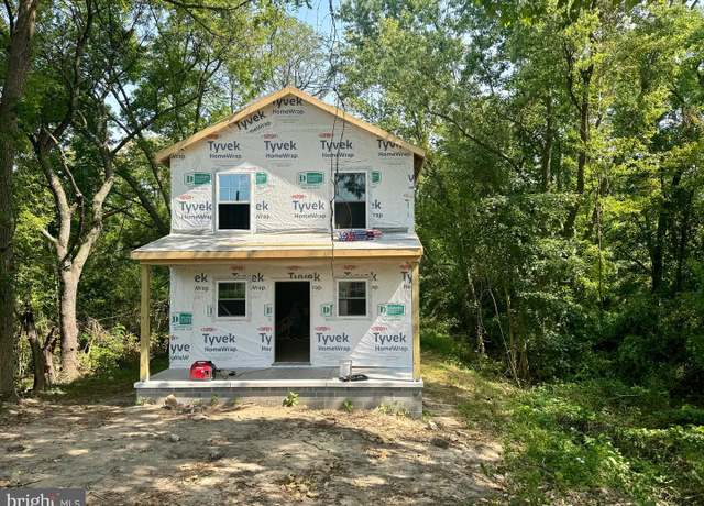 Property at 1115 W 6th St, Laurel, DE 19956, 3 beds, 2.5 baths