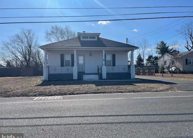 Property at 113 E Weymouth Rd, Buena, NJ 08310, 3 beds, 1 bath