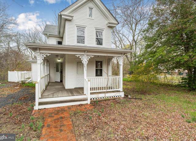 Property at 611 S New York Rd, Absecon, NJ 08205, 4 beds, 1 bath