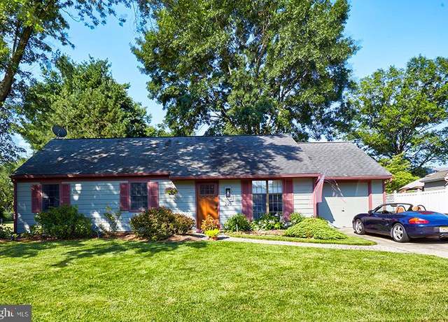 Property at 225 Bentwood Dr, Delran, NJ 08075, 3 beds, 1 bath