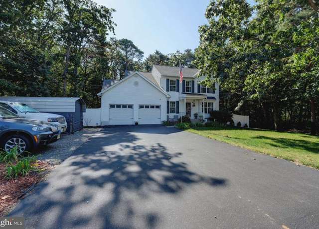 Property at 370 E Taunton Ave, West Berlin, NJ 08091, 4 beds, 2.5 baths