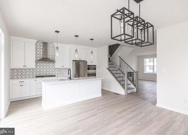Property at 14 Warren Dr #7, Chalfont, PA 18914, 3 beds, 3.5 baths